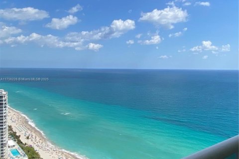 Купить кондоминиум в Халландейл-Бич, Флорида 1 спальня, 78.41м2, № 1958406 - фото 9