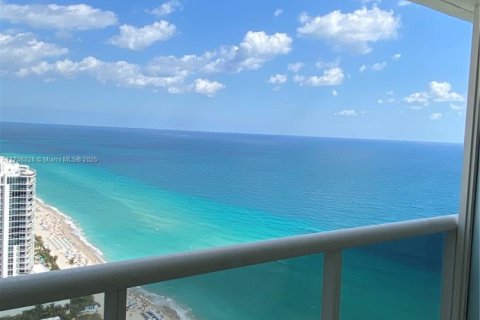 Купить кондоминиум в Халландейл-Бич, Флорида 1 спальня, 78.41м2, № 1958406 - фото 16