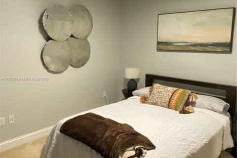 Купить кондоминиум в Халландейл-Бич, Флорида 1 спальня, 78.41м2, № 1958406 - фото 4