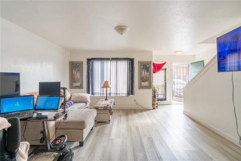 Купить кондоминиум в Орландо, Флорида 6 комнат, 108.14м2, № 2233003 - фото 2