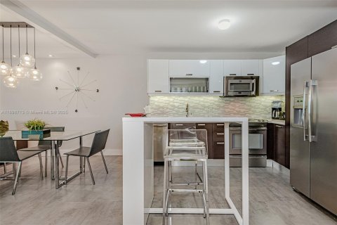 Снять в аренду кондоминиум в Майами-Бич, Флорида 61.32м2, № 2077487 - фото 21