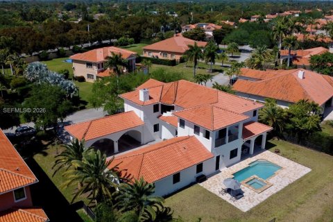 Villa ou maison à Cutler Bay, Floride 5 chambres, 454.66 m2 № 2153587