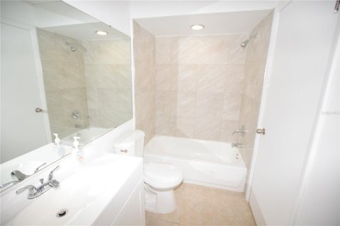 Adosado en alquiler en Leesburg, Florida, 2 dormitorios, 122.82 m2 № 1832674 - foto 15