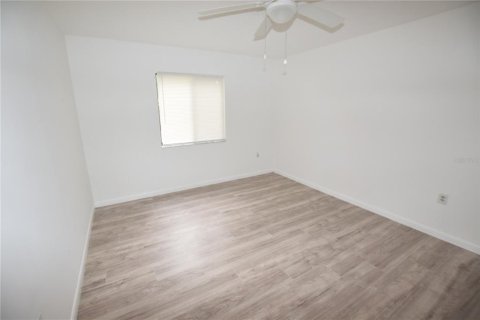 Adosado en alquiler en Leesburg, Florida, 2 dormitorios, 122.82 m2 № 1832674 - foto 11