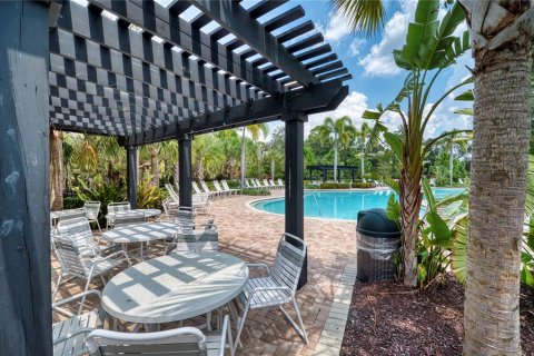 Townhouse in Sarasota, Florida 3 bedrooms, 168.43 sq.m. № 2142382 - photo 30