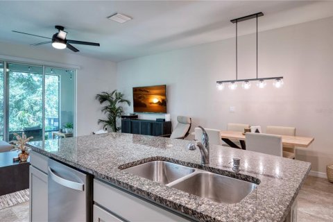 Townhouse in Sarasota, Florida 3 bedrooms, 168.43 sq.m. № 2142382 - photo 5