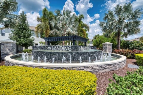 Townhouse in Sarasota, Florida 3 bedrooms, 168.43 sq.m. № 2142382 - photo 26
