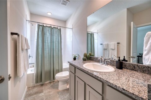 Townhouse in Sarasota, Florida 3 bedrooms, 168.43 sq.m. № 2142382 - photo 20