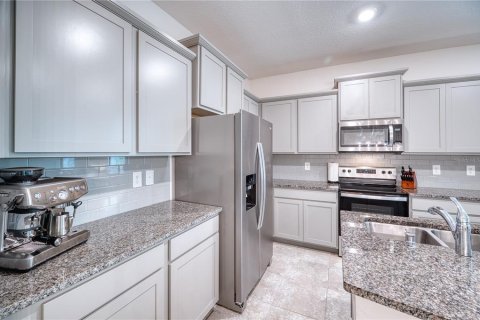Townhouse in Sarasota, Florida 3 bedrooms, 168.43 sq.m. № 2142382 - photo 6