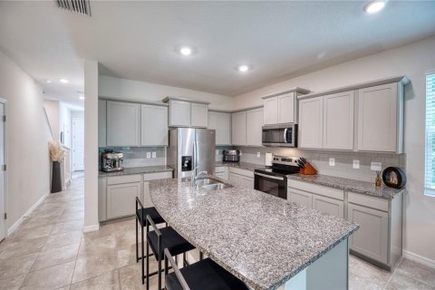 Townhouse in Sarasota, Florida 3 bedrooms, 168.43 sq.m. № 2142382 - photo 4
