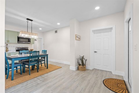 Immobilier commercial à vendre à Miami, Floride: 253.16 m2 № 1814495 - photo 30