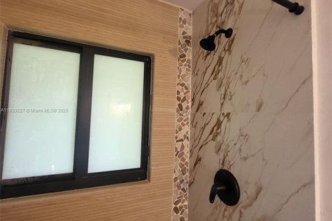 Immobilier commercial à vendre à Miami, Floride: 253.16 m2 № 1814495 - photo 26