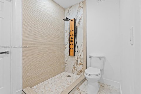 Immobilier commercial à vendre à Miami, Floride: 253.16 m2 № 1814495 - photo 19