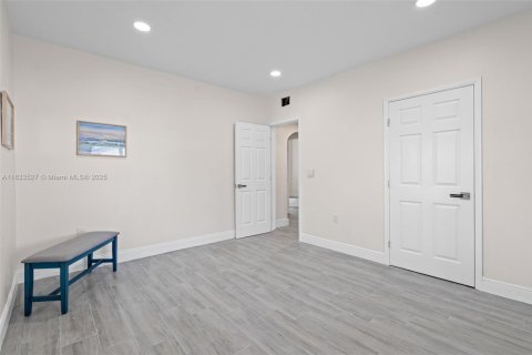Immobilier commercial à vendre à Miami, Floride: 253.16 m2 № 1814495 - photo 20
