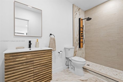 Immobilier commercial à vendre à Miami, Floride: 253.16 m2 № 1814495 - photo 11