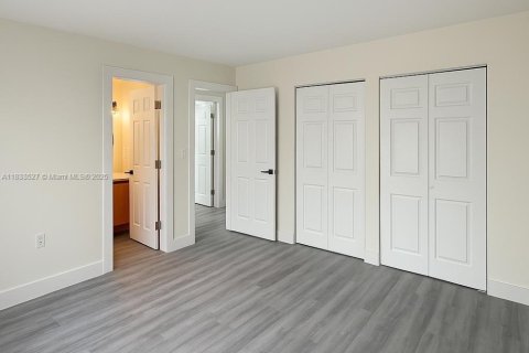 Immobilier commercial à vendre à Miami, Floride: 253.16 m2 № 1814495 - photo 29