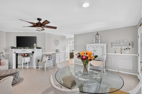 Townhouse in Port St. Lucie, Florida 2 bedrooms, 94.57 sq.m. № 2387215 - photo 10