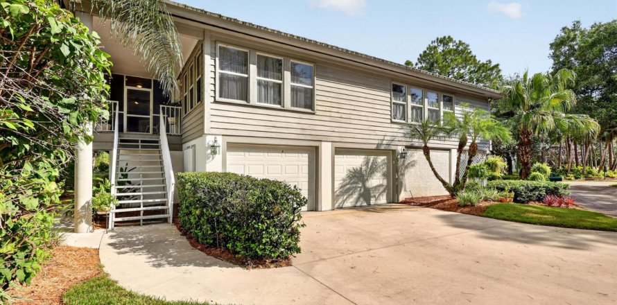 Townhouse in Port St. Lucie, Florida 2 bedrooms, 94.57 sq.m. № 2387215