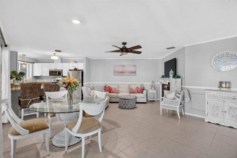 Townhouse in Port St. Lucie, Florida 2 bedrooms, 94.57 sq.m. № 2387215 - photo 8
