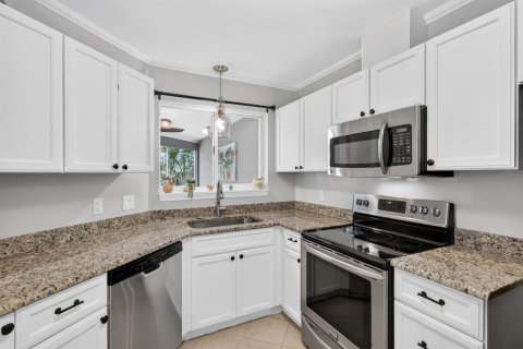 Townhouse in Port St. Lucie, Florida 2 bedrooms, 94.57 sq.m. № 2387215 - photo 15