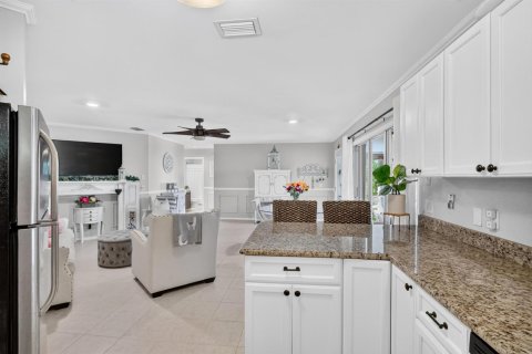 Townhouse in Port St. Lucie, Florida 2 bedrooms, 94.57 sq.m. № 2387215 - photo 16