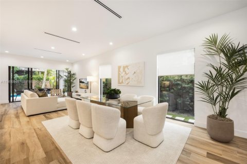 Adosado en venta en Miami, Florida, 4 dormitorios, 266.16 m2 № 2011581 - foto 7