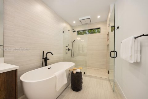 Adosado en venta en Miami, Florida, 4 dormitorios, 266.16 m2 № 2011581 - foto 22