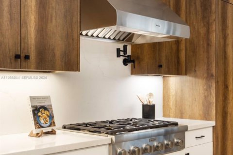 Adosado en venta en Miami, Florida, 4 dormitorios, 266.16 m2 № 2011581 - foto 12