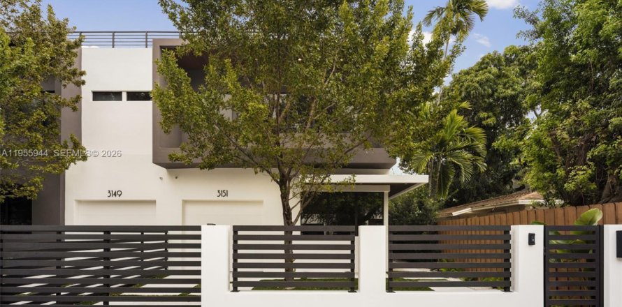 Adosado en Miami, Florida 4 dormitorios, 266.16 m2 № 2011581