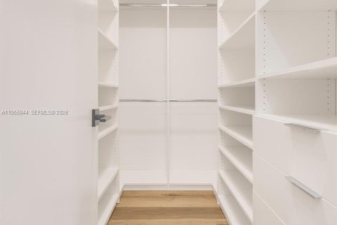 Adosado en venta en Miami, Florida, 4 dormitorios, 266.16 m2 № 2011581 - foto 27