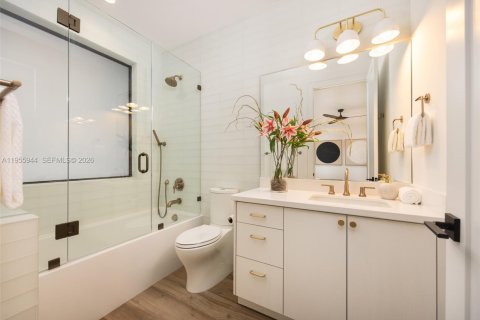 Adosado en venta en Miami, Florida, 4 dormitorios, 266.16 m2 № 2011581 - foto 26