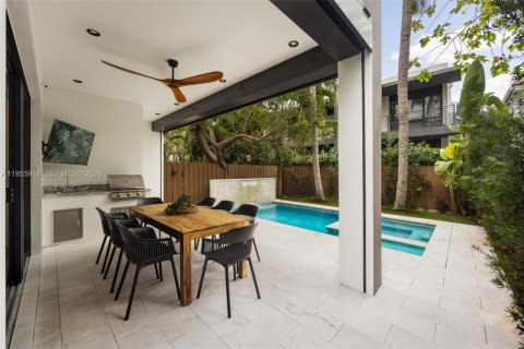 Adosado en venta en Miami, Florida, 4 dormitorios, 266.16 m2 № 2011581 - foto 29