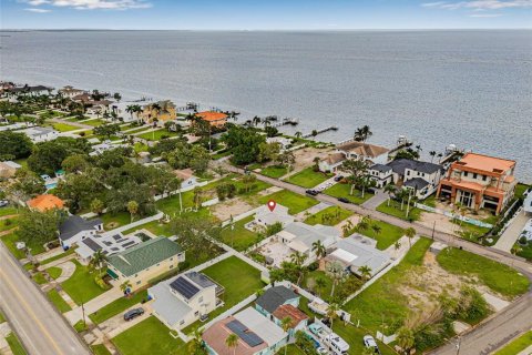 House in Saint Petersburg, Florida 3 bedrooms, 107.95 sq.m. № 1835729 - photo 4