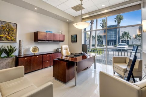 Immobilier commercial à vendre à Miami, Floride № 1839530 - photo 15