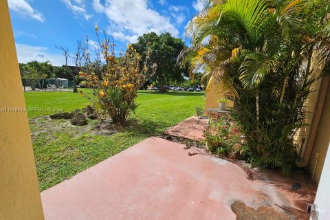 Condo in Miami, Florida, 1 bedroom  № 2068911 - photo 18