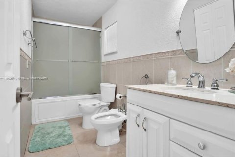 Villa ou maison à vendre à Miami, Floride: 3 chambres, 165.37 m2 № 1956029 - photo 14