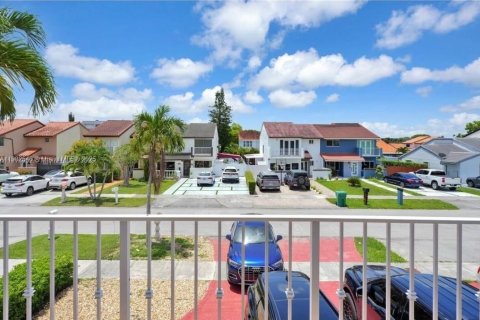 Villa ou maison à vendre à Miami, Floride: 3 chambres, 165.37 m2 № 1956029 - photo 5