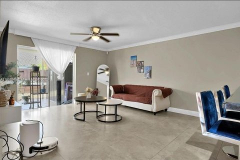 Villa ou maison à vendre à Miami, Floride: 3 chambres, 165.37 m2 № 1956029 - photo 13