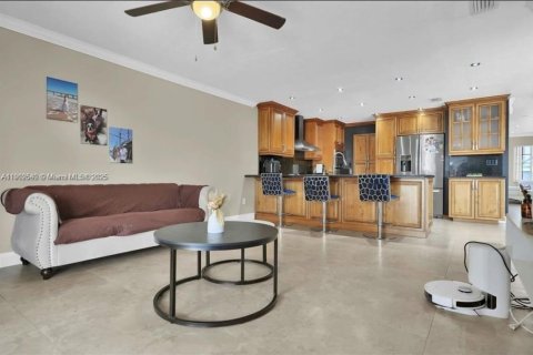 Villa ou maison à vendre à Miami, Floride: 3 chambres, 165.37 m2 № 1956029 - photo 11