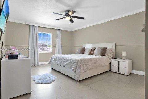 Villa ou maison à vendre à Miami, Floride: 3 chambres, 165.37 m2 № 1956029 - photo 17