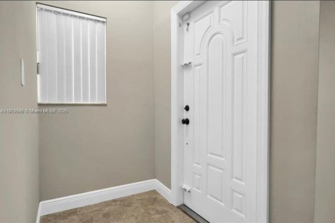 Villa ou maison à vendre à Miami, Floride: 3 chambres, 165.37 m2 № 1956029 - photo 18