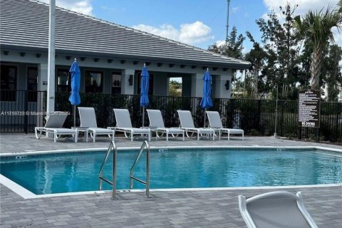 Touwnhouse à vendre à Miami, Floride: 3 chambres, 148.18 m2 № 1710509 - photo 17