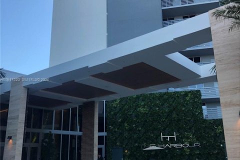 Condominio en venta en North Miami Beach, Florida, 2 dormitorios, 104.33 m2 № 2089011 - foto 17