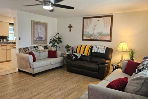 Casa en venta en Beverly Hills, Florida, 2 dormitorios, 108.05 m2 № 1743256 - foto 3