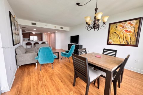 Condominio en alquiler en Sunrise, Florida, 3 dormitorios, 143.63 m2 № 1712039 - foto 4
