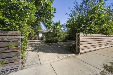 Casa en venta en North Miami Beach, Florida, 2 dormitorios, 97.55 m2 № 2000708 - foto 4