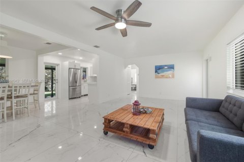Casa en venta en North Miami Beach, Florida, 2 dormitorios, 97.55 m2 № 2000708 - foto 6