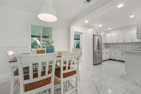 Casa en venta en North Miami Beach, Florida, 2 dormitorios, 97.55 m2 № 2000708 - foto 13
