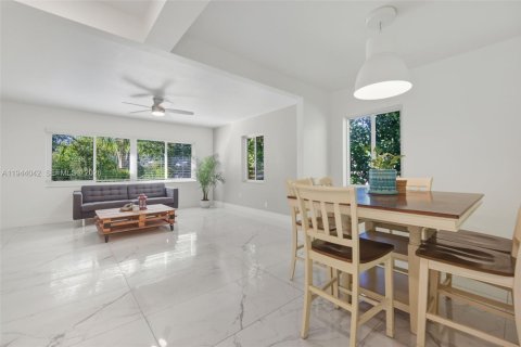 Casa en venta en North Miami Beach, Florida, 2 dormitorios, 97.55 m2 № 2000708 - foto 9