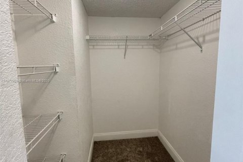 Copropriété à louer à Sunrise, Floride: 2 chambres, 87.7 m2 № 2017028 - photo 3